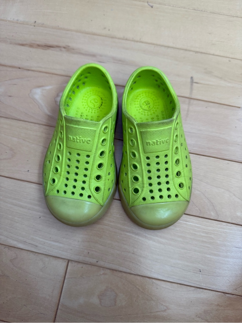 Native Kids Water Shoes Slip-On in Lime Green